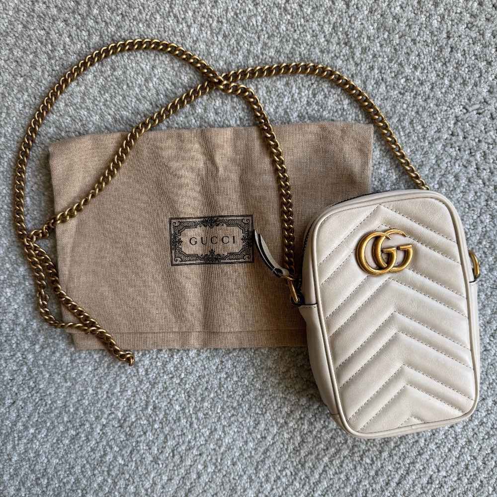 Gucci GG Marmont Vertical Phone Crossbody Bag Matelassé Leather Mini - Picture 13 of 15